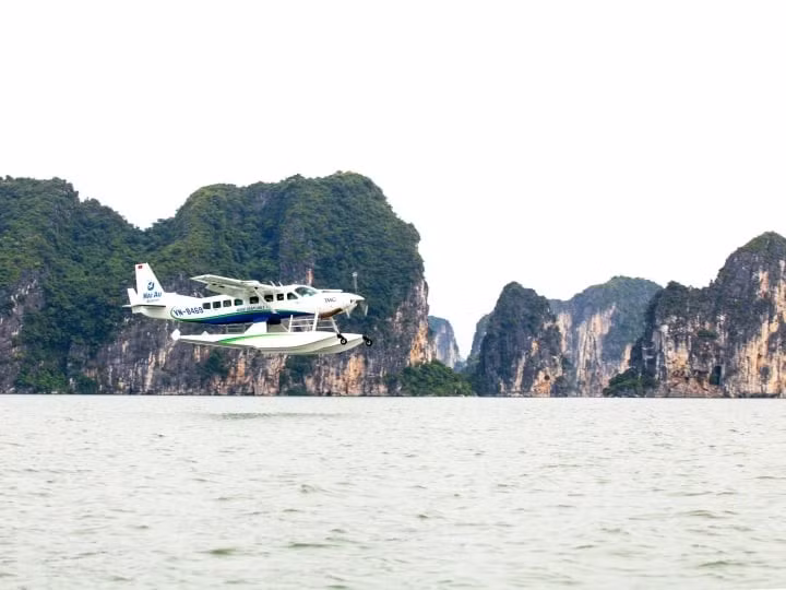 Experiencia en hidroavión en la Bahía de Ha Long. (Foto: VTC) Experiencia en hidroavión en la Bahía de Ha Long. (Foto: VTC)