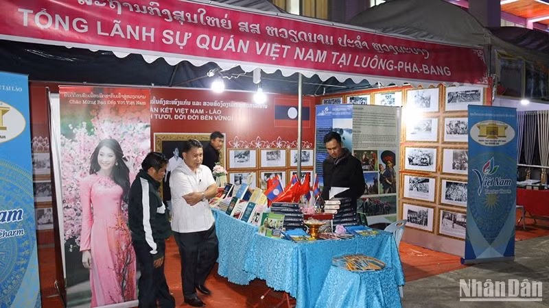 Celebran Feria de comercio y turismo Vietnam- Laos 2024