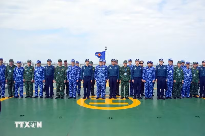 Las guardias costeras de Vietnam y China concluyeron su segunda patrulla conjunta de 2024 en las aguas adyacentes a la línea de demarcación del golfo de Bac Bo (Tonkín) del 26 al 28 de este mes (Fuente: VNA)