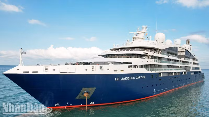 El súper crucero Le Jacques Cartier.