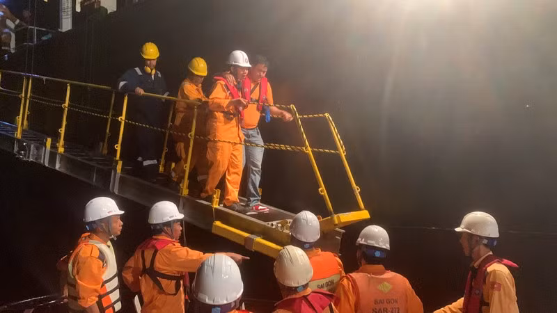 El marinero filipin fue rescatado por fuerzas de socorro vietnamitas. 
