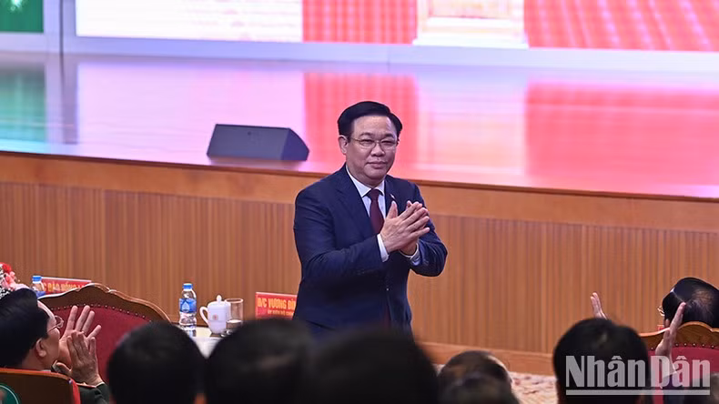 El presidente de la AN, Vuong Dinh Hue en el evento conmemorativo.