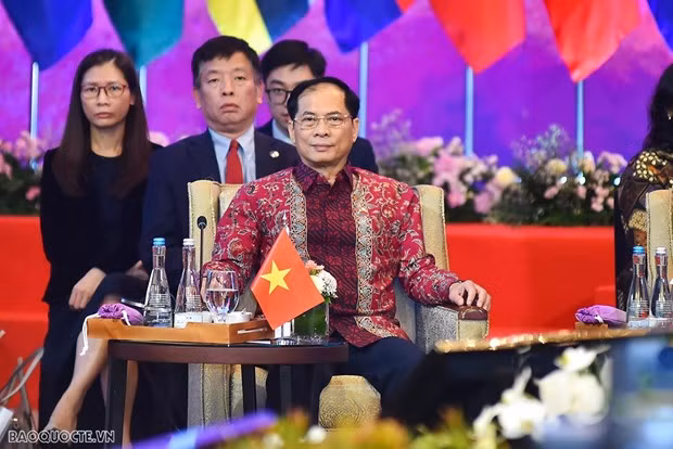 AMM-56: Promueven el rol y valor del Foro Regional de Asean ảnh 1 AMM-56: Promueven el rol y valor del Foro Regional de Asean ảnh 1