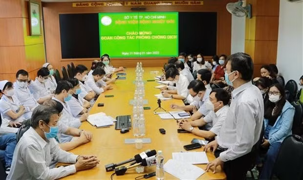 La delegación inspectora de Salud en reunión con autoridades de Ciudad Ho Chi Minh (Foto: VNA)