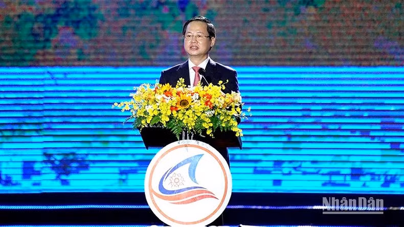 Doan Anh Dung, presidente del Comité Popular de Binh Thuan, habla en el acto de clausura del Año de Turismo Nacional 2023. Doan Anh Dung, presidente del Comité Popular de Binh Thuan, habla en el acto de clausura del Año de Turismo Nacional 2023.