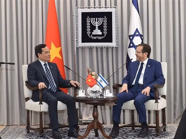 El viceprimer ministro Tran Luu Quang se reúne con el presidente israelí Isaac Herzog (Fuente: VNA)