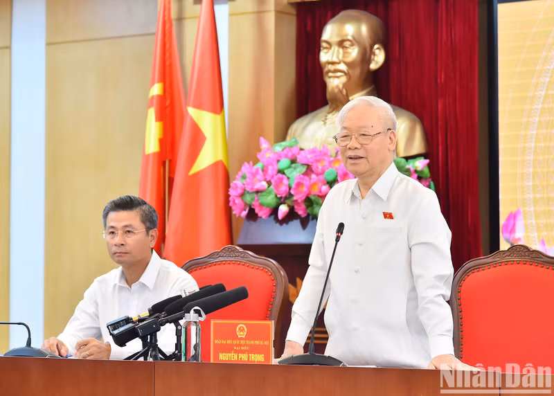 [Foto] Máximo dirigente partidista de Vietnam se reúne con votantes en Hanói