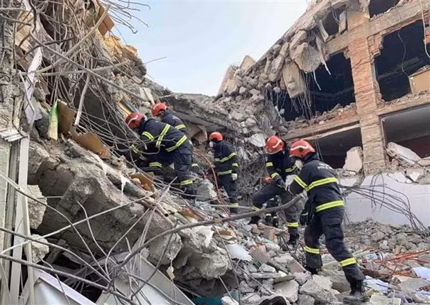 Representantes vietnamitas participan en las actividades de rescate en Turquía (Fuente: VNA) Representantes vietnamitas participan en las actividades de rescate en Turquía (Fuente: VNA)