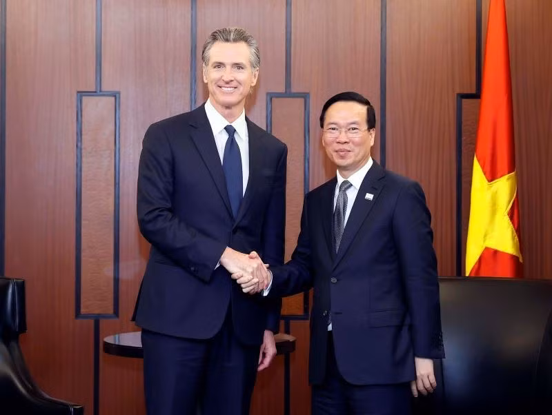 El presidente de Vietnam, Vo Van Thuong, y el gobernador de California, Gavin Newsom (Fuente:VNA)
