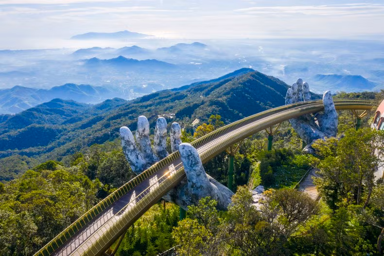 El Puente Dorado en Ba Na Hills.