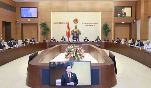 El presidente de la Asamblea Nacional de Vietnam, Vuong Dinh Hue, habla en la inauguración. (Fuente: VNA)