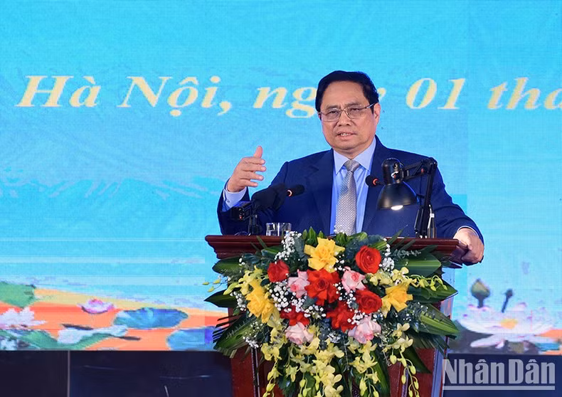 El premier Pham Minh Chinh dijo: "El Sindicato de Vietnam debe participar en capacitar y potenciar los recursos humanos del país". El premier Pham Minh Chinh dijo: "El Sindicato de Vietnam debe participar en capacitar y potenciar los recursos humanos del país".