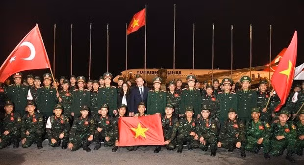 Militares vietnamitas participantes en las actividades humanitarias en Turquía (Fuente: QPVN)