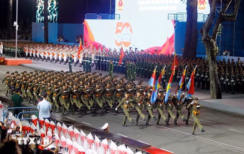 Un bloque de la fuerza del Ejército Popular de Vietnam en el desfile.