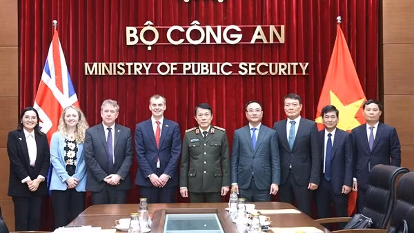 Vietnam y Reino Unido impulsan cooperación en combate contra la trata de personas