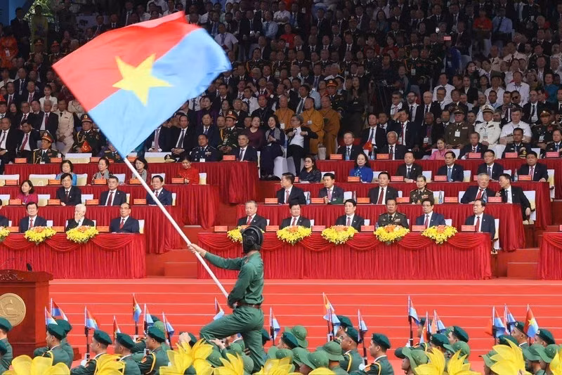 [Foto] Celebran actuación artística para conmemorar el 50 aniversario de la Liberación del Sur y la Reunificación Nacional