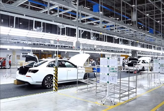 Una línea de montaje de automóviles del fabricante VinFast. (Fuente: VNA)