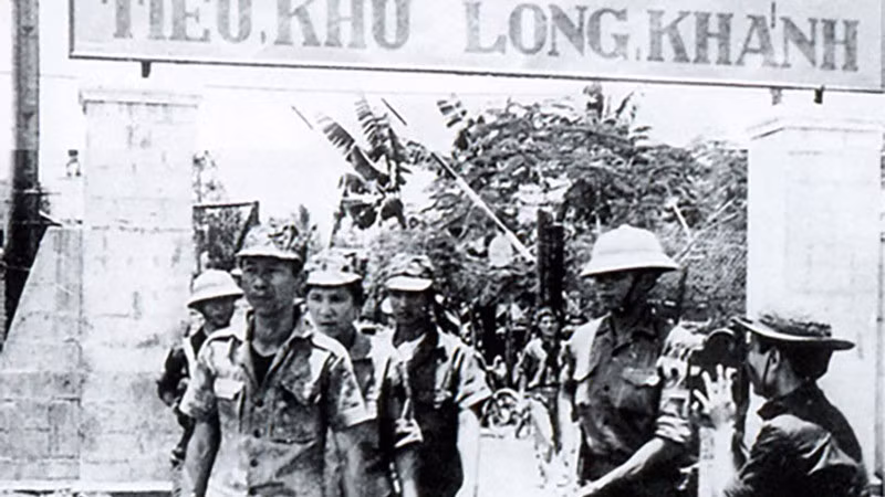 El Ejército vietnamita toma el control de la subregión de Long Khanh. (Foto: VNA)