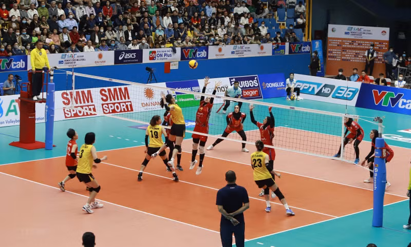 El primer partido del torneo entre los equipos de Vietnam e Irán. (Fotografía: VNA)