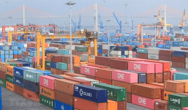 Contenedores de carga en el puerto de Hai Phong. (Foto: VNA)
