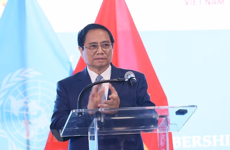 El primer ministro de Vietnam, Pham Minh Chinh, habla en el evento. (Fotografía: VNA)