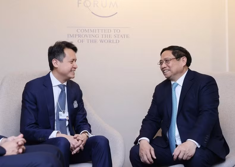 El panorama de la reunión entre el primer ministro vietnamita, Pham Minh Chinh, y Daren Tang, director general de la Organización Mundial de Propiedad Intelectual. (Fotografía: VNA)