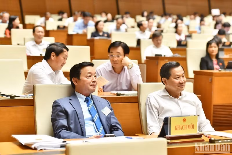 [Foto] Comenzan sesiones de interpelaciones de la Asamblea Nacional de Vietnam ảnh 5