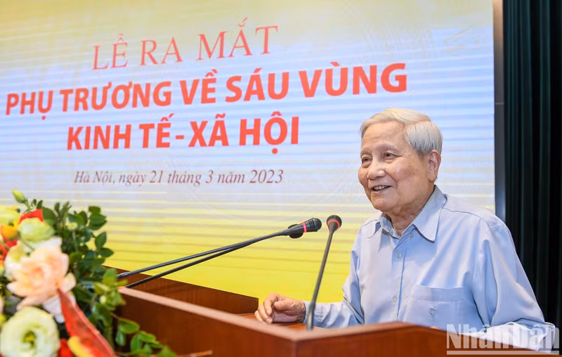 [Foto] Periódico Nhan Dan lanza subpágina sobre seis regiones socioeconómicas ảnh 7