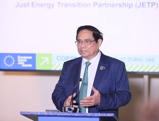 El primer ministro Pham Minh Chinh anuncia el plan de movilización de recursos. (Fotografía: VNA) El primer ministro Pham Minh Chinh anuncia el plan de movilización de recursos. (Fotografía: VNA)