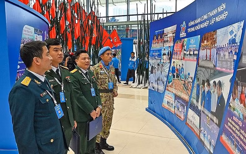 Delegados militares en el evento. Delegados militares en el evento.