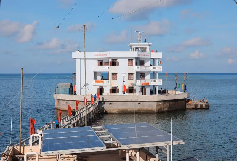 Un sistema fotovoltaico en la isla de Da Thi.
