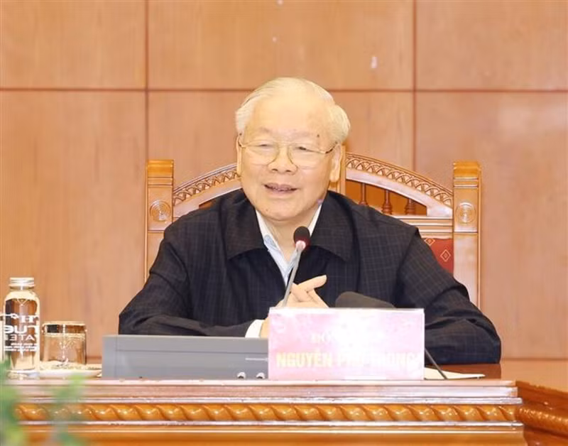 El secretario general del PCV, Nguyen Phu Trong, pronuncia un discurso de clausura en la primera sesión de la reunión del Subcomité de Personal para el XIV Congreso Nacional del Partido. (Fotografía: VNA)