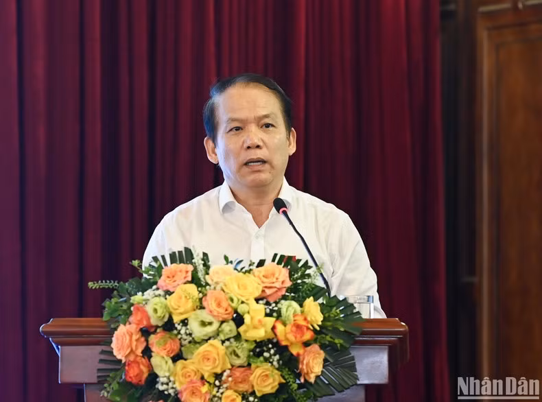 El jefe de la Comisión de Asuntos Legales del Parlamento, Hoang Thanh Tung, en el evento.