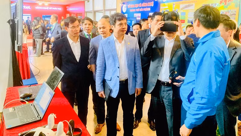 Efectúan en ciudad de Hai Phong foro de transformación digital.