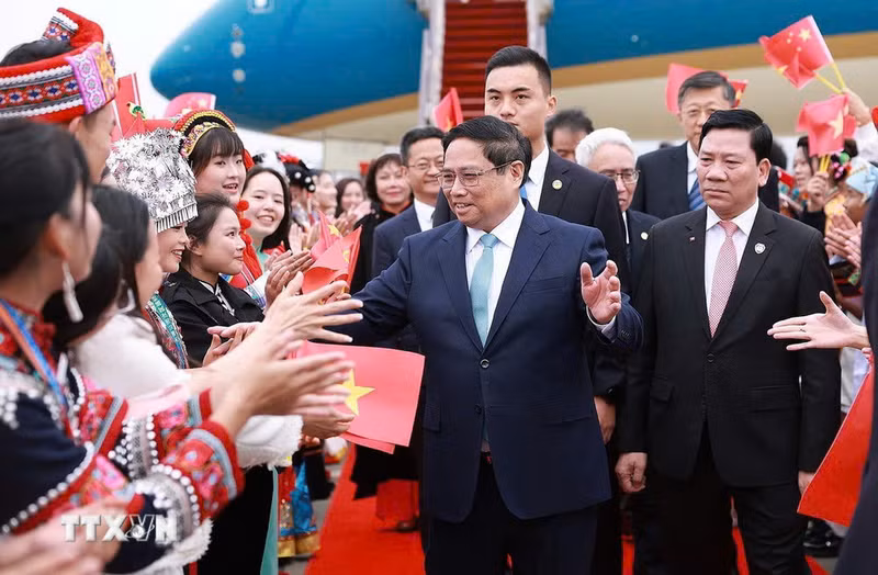 Ceremonia de bienvenida del primer ministro Pham Minh Chinh. (Foto: VNA)