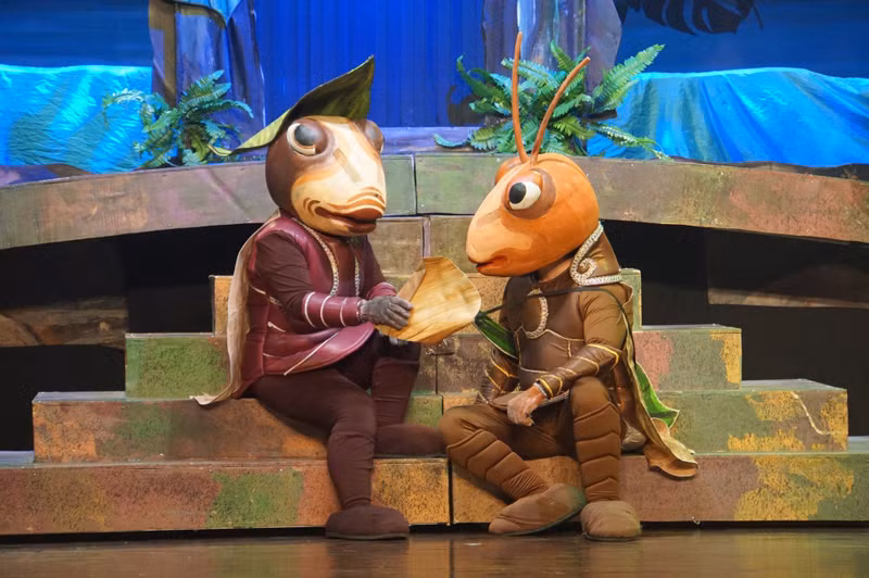 Una escena de la obra "Las aventuras de un grillo". (Foto: hanoimoi.vn)