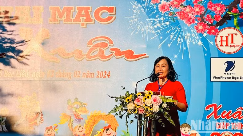 Do Ai Lam, miembro permanente del Comité del Partido y vicepresidenta del Comité Popular de la ciudad de Bac Lieu en el evento.