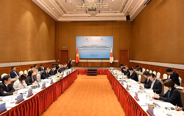 El panorama de la sesión. (Foto: el Ministerio de Industria y Comercio)