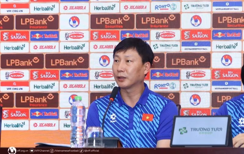El entrenador de la selección nacional de fútbol de Vietnam, Kim Sang Sik (Foto: VNA)