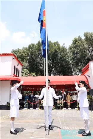 En la ceremonia de izamiento de bandera de la Asean en México. (Foto: VNA)