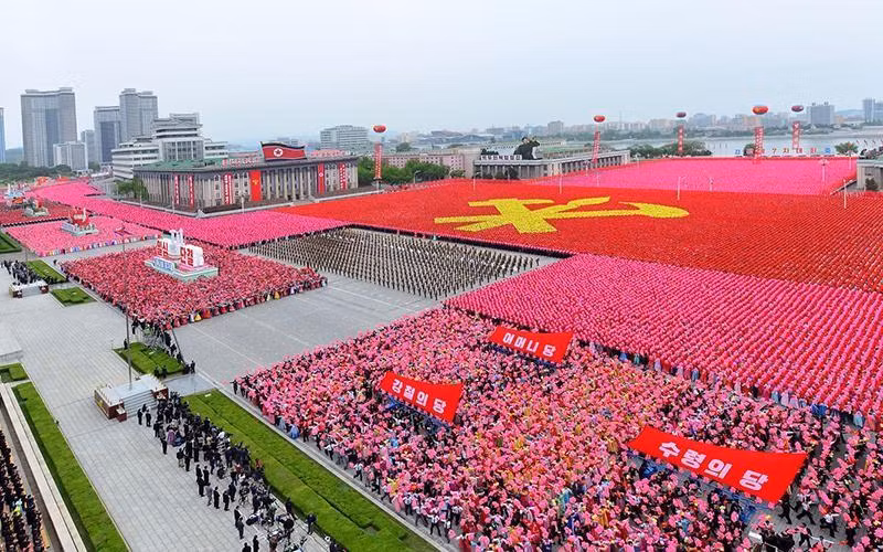 Desfile en Pyongyang para celebrar el séptimo del Congreso del Partido de los Trabajadores de Corea.