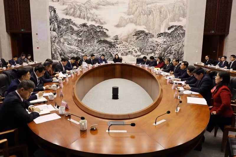 La delegación vietnamita también mantiene reuniones con representantes de la Comisión de Desarrollo y Reforma y de la Federación de Industria y Comercio, ambas de la provincia de Zhejiang. (Foto: VNA)