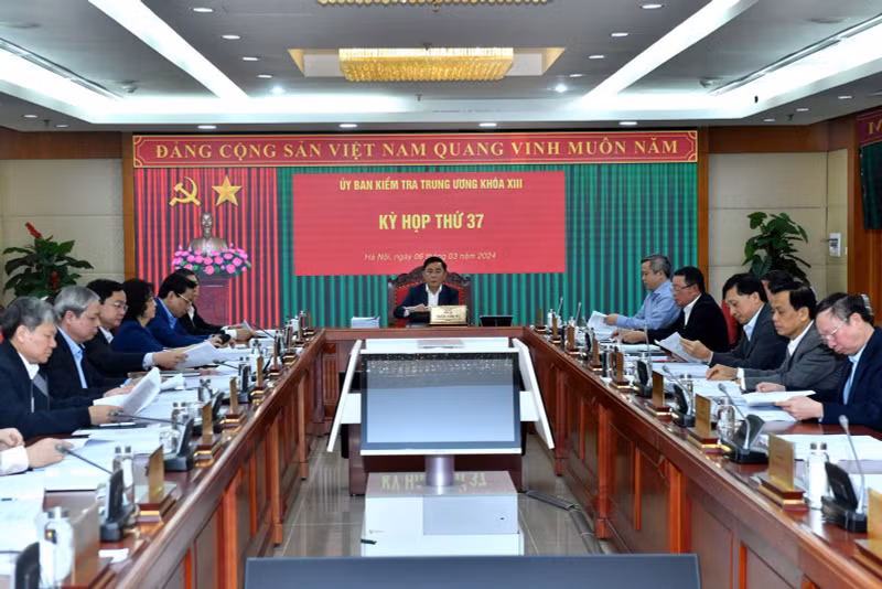 En la reunión. (Foto: xaydungchinhsach.chinhphu.vn)