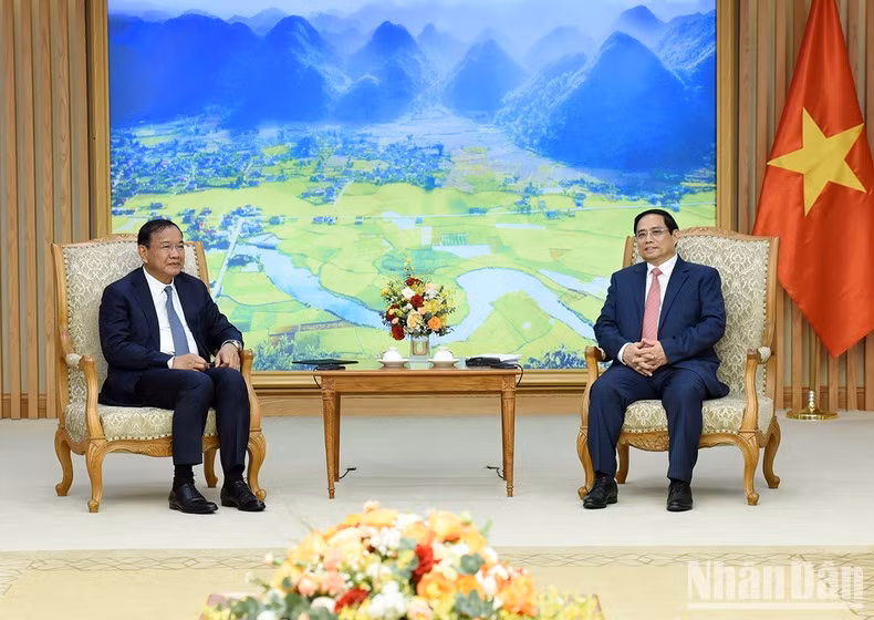 Prak Sokhonn informó sobre los resultados de la conversación con el canciller vietnamita, Bui Thanh Son, así como de la XX Reunión de la Comisión Mixta entre los dos países.