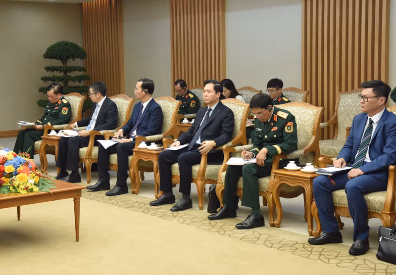 Representantes de los ministerios, sectores y departamentos de Vietnam en la cita. Representantes de los ministerios, sectores y departamentos de Vietnam en la cita.