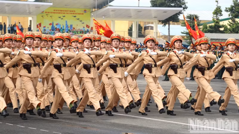 Bloque de mujeres policías de tránsito.