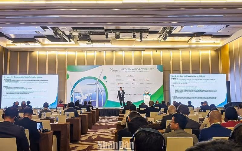 Vietnam apunta a desarrollar energía eólica marina. (Fotografía: Nhan Dan)