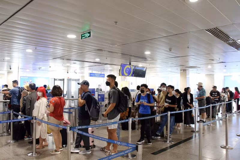 En el aeropuerto de Tan Son Nhat. (Fotografía: VNA)