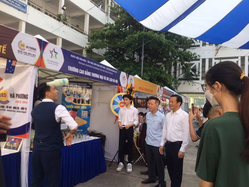 En la actividad. (thoidai.com.vn)