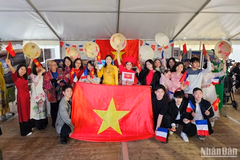 Representantes de Vietnam en el evento. 